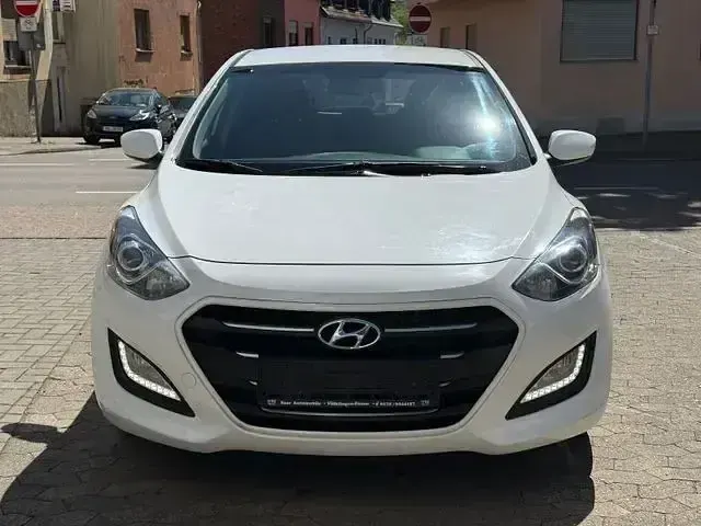 Gebraucht Hyundai i30 Style 2016 Weiss Limousine