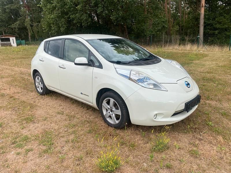 Weiß Gebraucht 2012 Nissan Leaf Kleinwagen | 3.300 € (Superpreis) - Bild 1/4