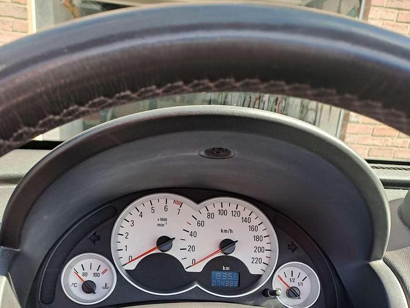 Gebraucht Opel Tigra 90 PS (66 kW) 2009 Blau Cabrio