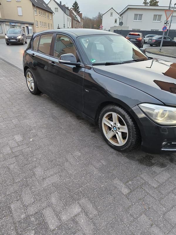 Gebraucht BMW 116 Sport Line 136 PS (100 kW) 2012 Schwarz Kleinwagen