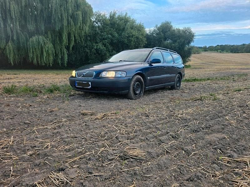 Blau Gebraucht 2001 Volvo V70 Kombi | 1.700 € (Fairer Preis) - Bild 1/4