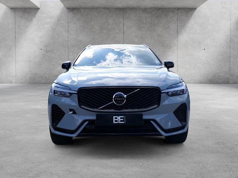 Neu Volvo XC60 Plus 398 PS (292 kW) 2025 Grau SUV