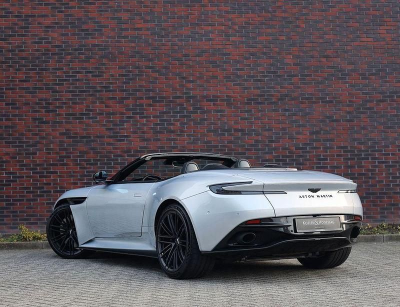 Gebraucht Aston Martin DB12 680 PS (500 kW) 2024 Silber Cabrio
