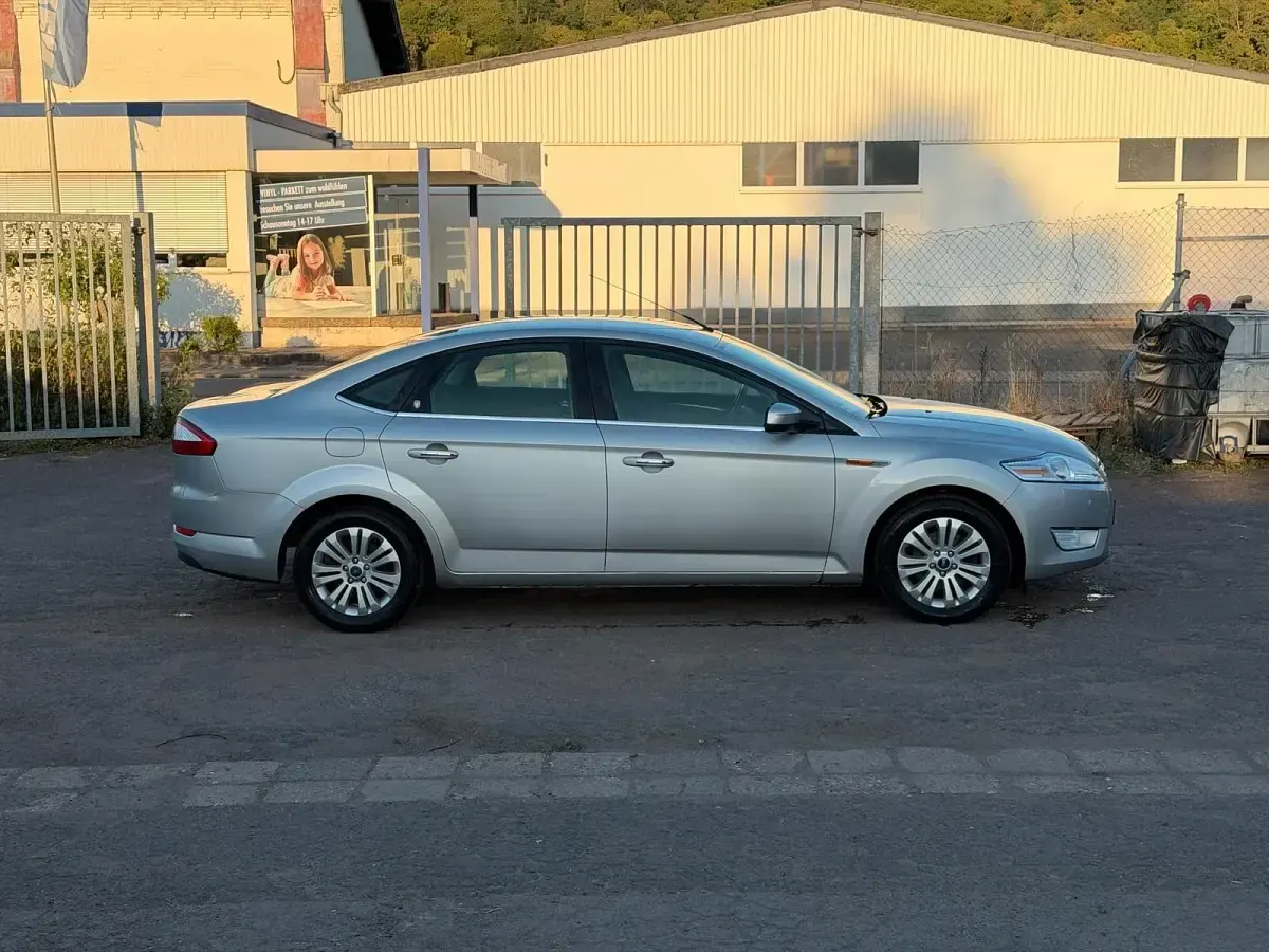 Gebraucht Ford Mondeo 145 PS (106 kW) 2007 Silber Limousine