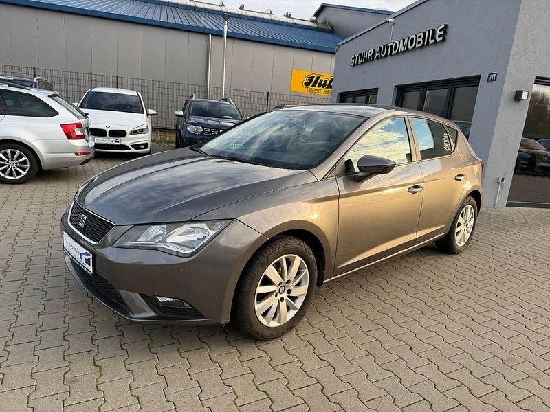 Grau Gebraucht 2015 Seat Leon Reference Limousine | 8.990 € (Fairer Preis) - Bild 1/4