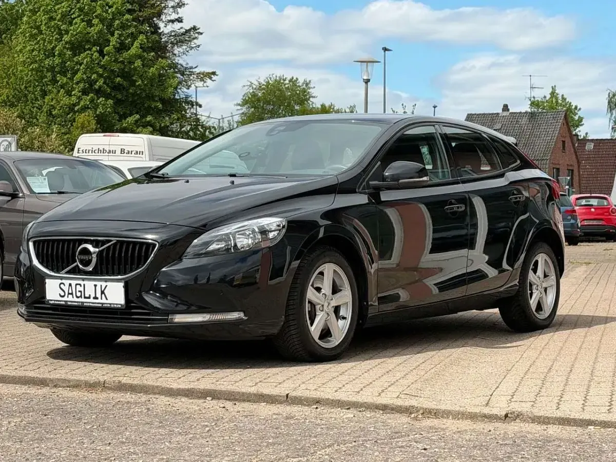 Gebraucht Volvo V40 Kinetic 150 PS (110 kW) 2016 Schwarz Limousine