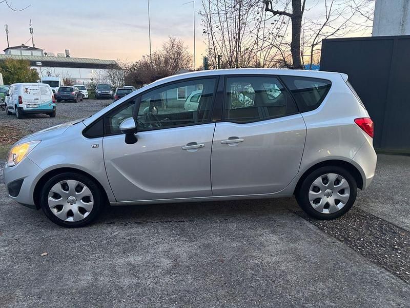 Gebraucht Opel Meriva Edition 101 PS (74 kW) 2010 Silber Van / Kleinbus