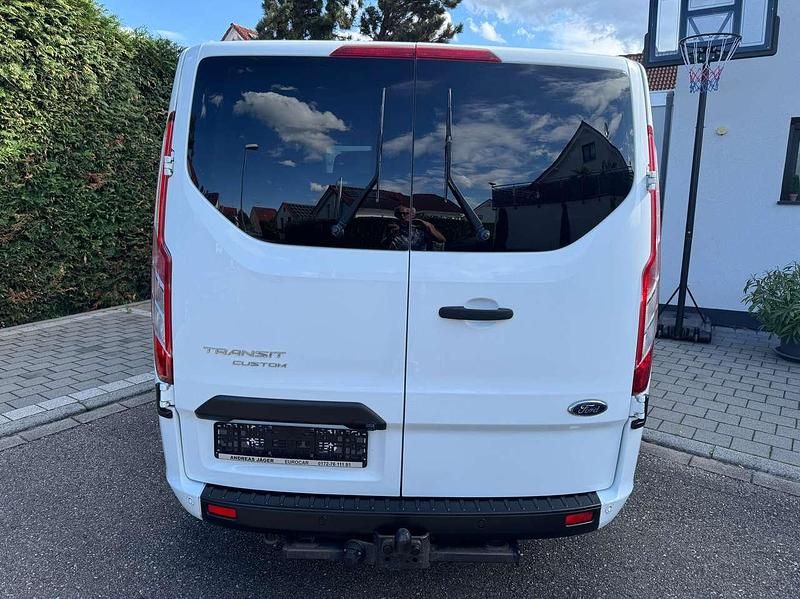 Gebraucht Ford Tourneo Custom Trend 131 PS (96 kW) 2019 Frostweiß Van
