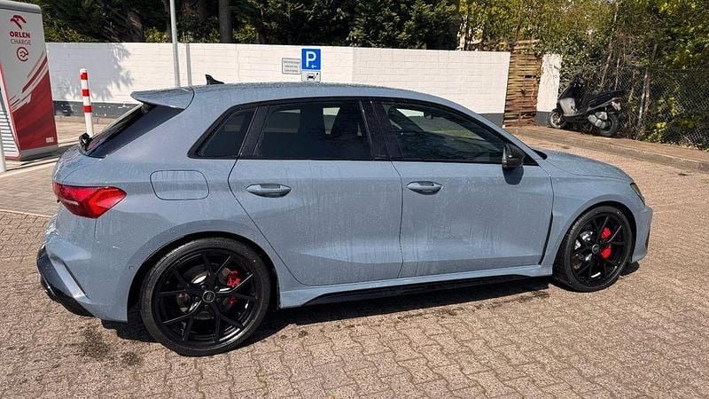 Gebraucht Audi RS3 Ambiente 400 PS (294 kW) 2025 Grau Limousine