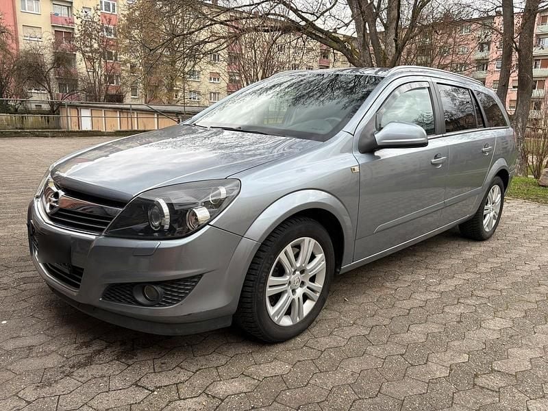 Gebraucht Opel Astra 179 PS (131 kW) 2010 Grau Kombi