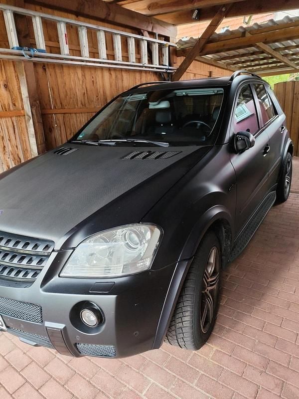 Schwarz Gebraucht 2006 Mercedes ML63 AMG SUV | 18.500 € - Bild 1/4