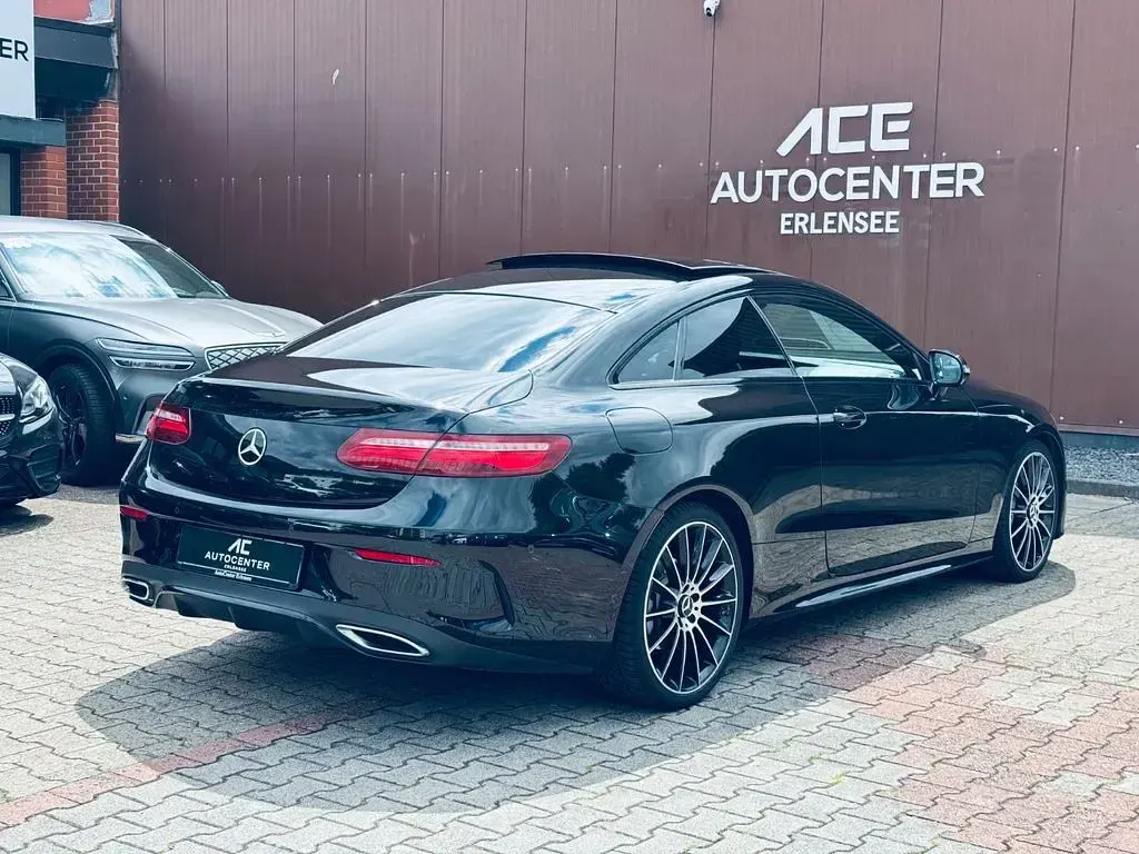 Gebraucht Mercedes E300 AMG line 245 PS (180 kW) 2019 Schwarz Coupé