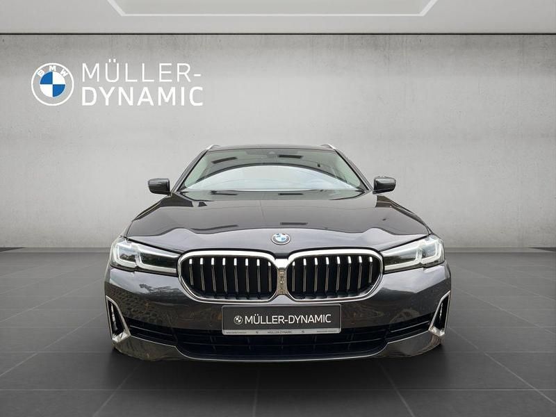 Gebraucht BMW 520 Efficient Dynamics 184 PS (135 kW) 2021 Grau Kombi