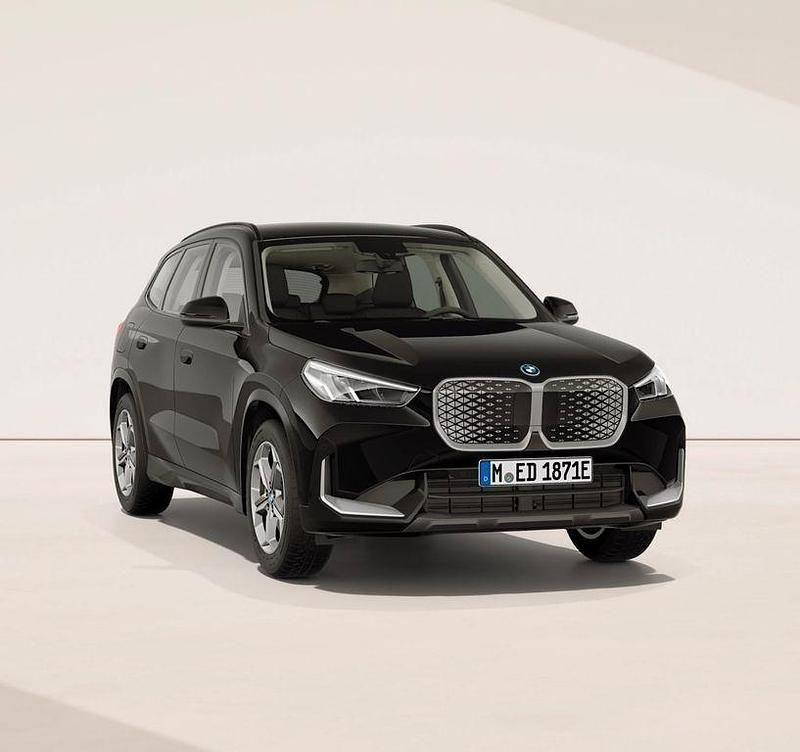 Neu BMW iX1 150 kW (204 PS) 2026 Schwarz SUV