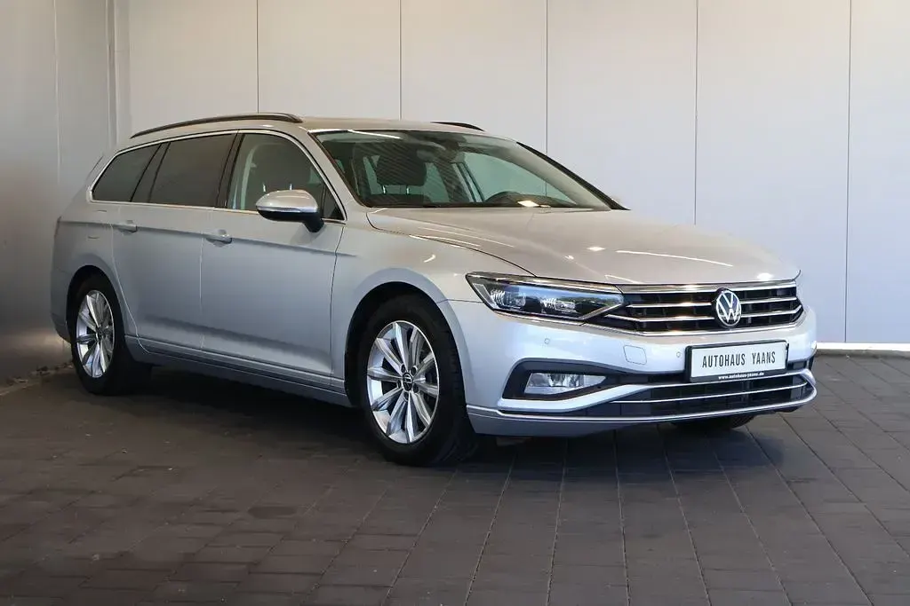 Gebraucht VW Passat Business 200 PS (147 kW) 2022 Silber Kombi