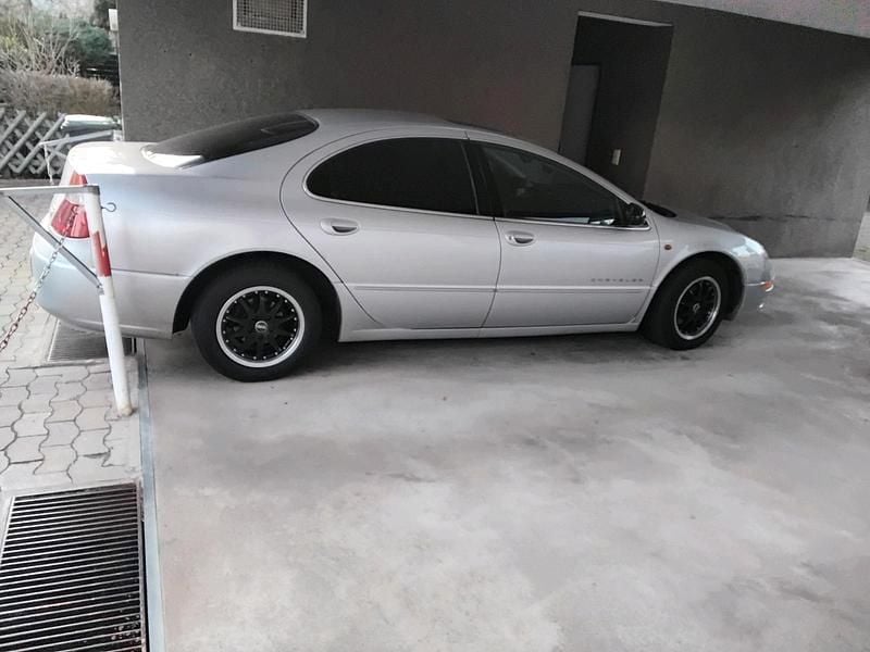 Silber Gebraucht 2000 Chrysler 300M Limousine | 2.400 € - Bild 1/4