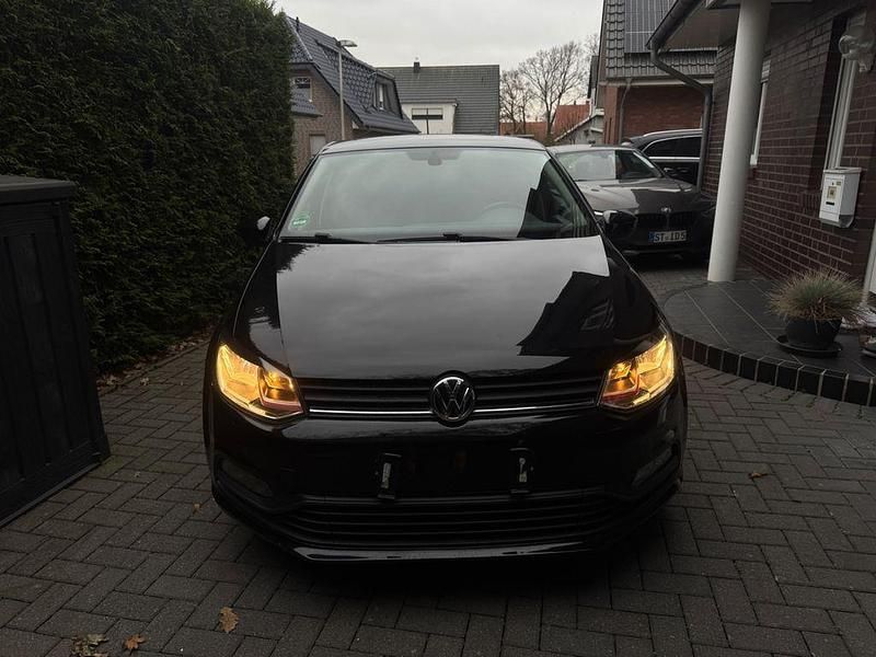 Gebraucht VW Polo Allstar 75 PS (55 kW) 2015 Schwarz Limousine