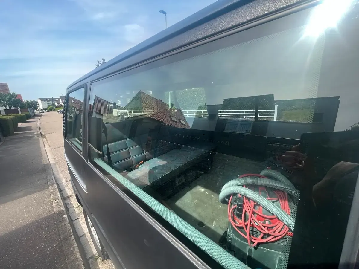Gebraucht VW Multivan 78 PS (57 kW) 1996 Schwarz Van / Kleinbus