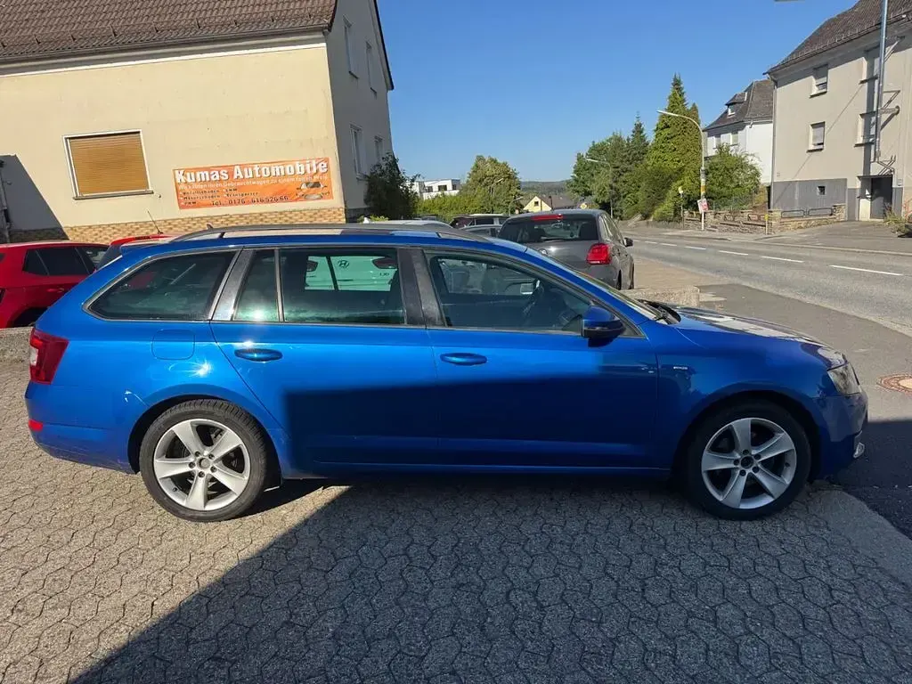 Gebraucht Skoda Octavia Joy 150 PS (110 kW) 2016 Blau Kombi