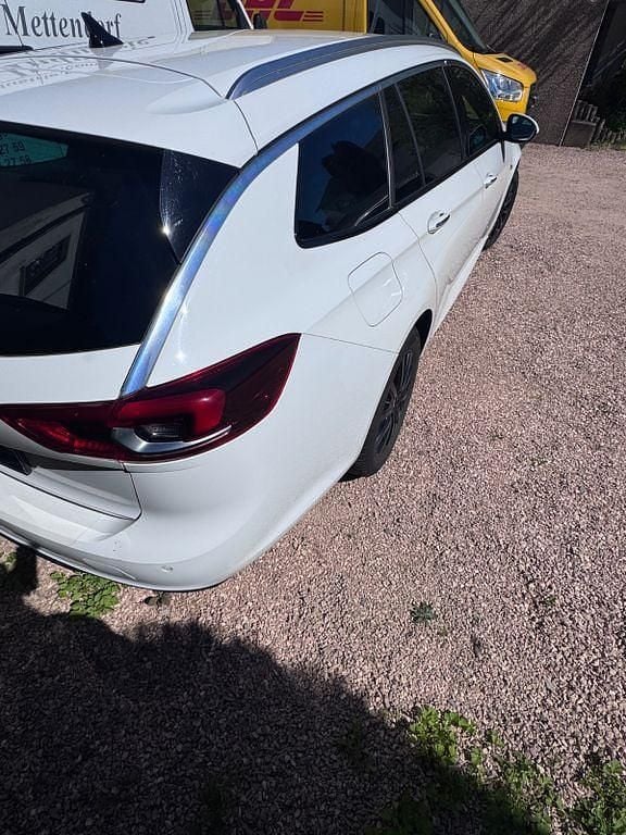 Gebraucht Opel Insignia 136 PS (100 kW) 2019 Weiß Limousine