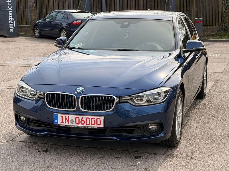 Gebraucht BMW 330e Advantage 184 PS (135 kW) 2018 Blau Limousine