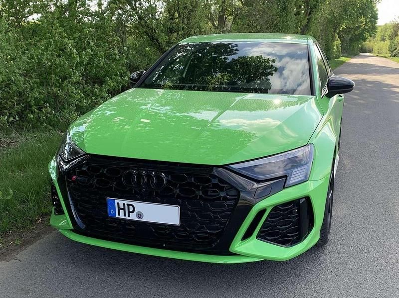 Second-hand Audi RS3 400 CP (294 kW) 2023 Verde Berlinǎ