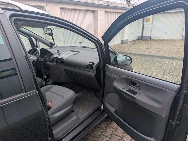 Gebraucht VW Sharan 115 PS (84 kW) 2008 Schwarz Van / Kleinbus