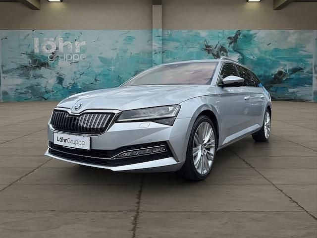 Brilliantsilber metallic Gebraucht 2022 Skoda Superb LAURIN & KLEMENT Kombi | 25.490 € (Guter Preis) - Bild 1/4