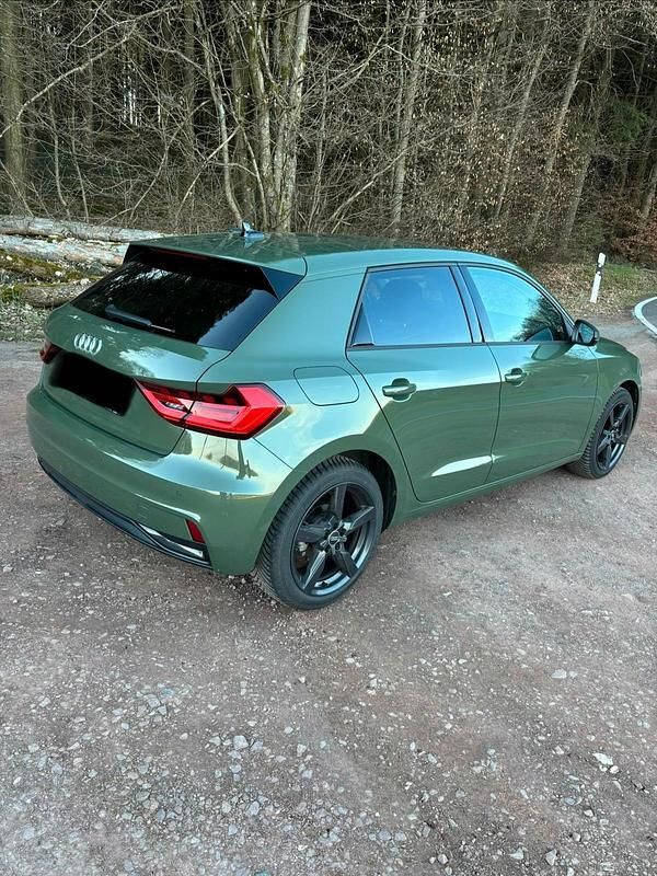 Second-hand Audi A1 Advanced 116 CP (85 kW) 2024 Verde SUV