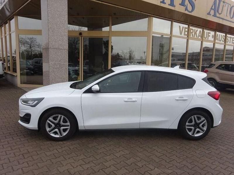 Gebraucht Ford Focus Cool & Connect 101 PS (74 kW) 2022 Weiß Limousine