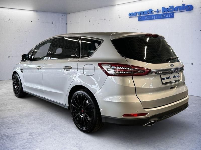 Używany Ford S-MAX Titanium 190 KM (139 kW) 2018 Srebrny Minivan