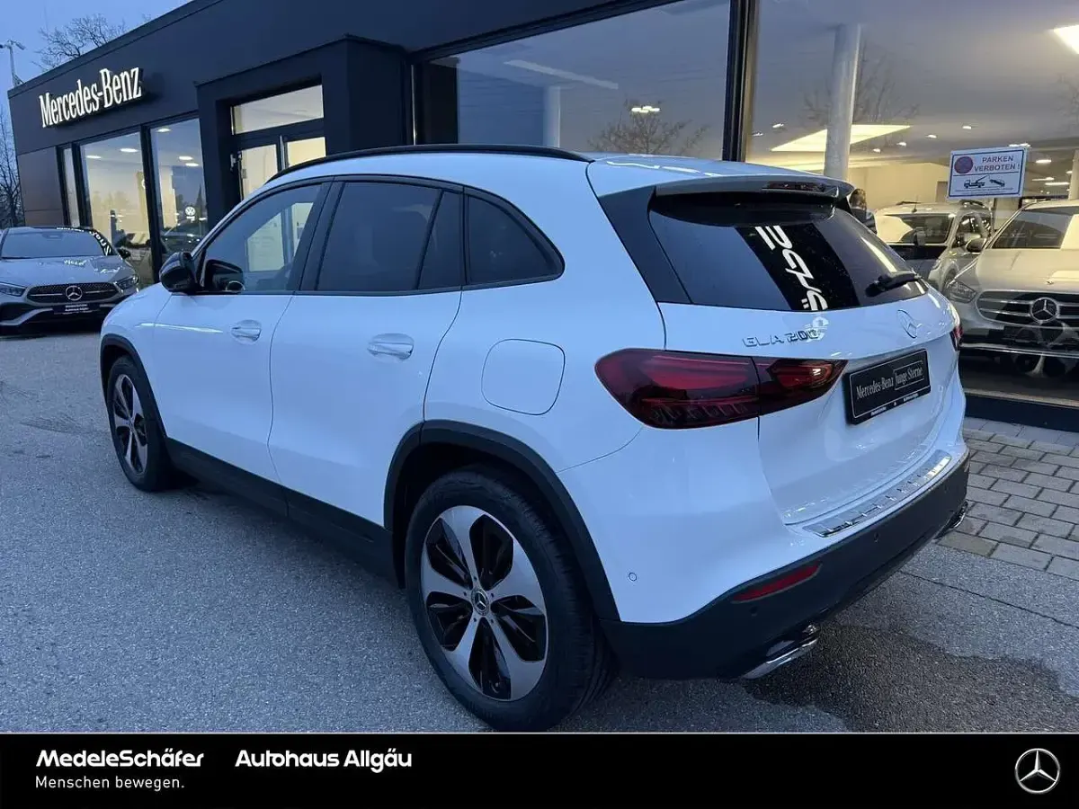 Gebraucht Mercedes GLA200 Progressive 163 PS (119 kW) 2026 Unilack polarweiß SUV