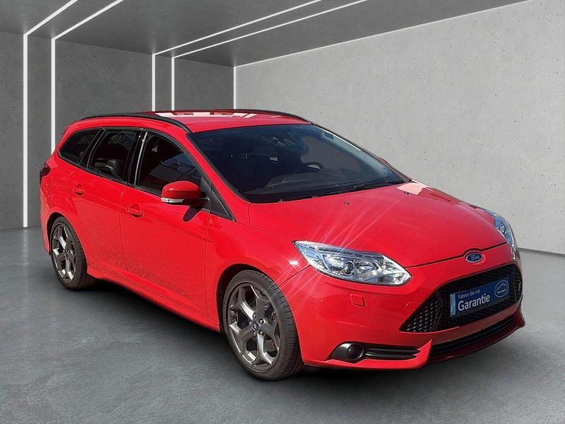 Second-hand Ford Focus ST 250 CP (183 kW) 2012 Roșu Break