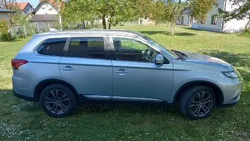 Gebraucht Mitsubishi Outlander Edition 150 PS (110 kW) 2017 Silber SUV