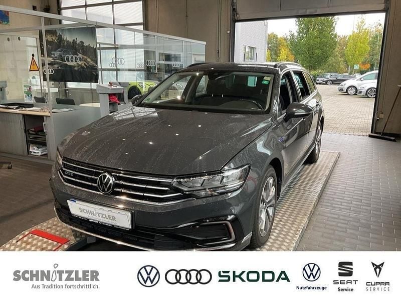 Grau Gebraucht 2020 VW Passat GTE Kombi | 17.650 € (Superpreis) - Bild 1/2