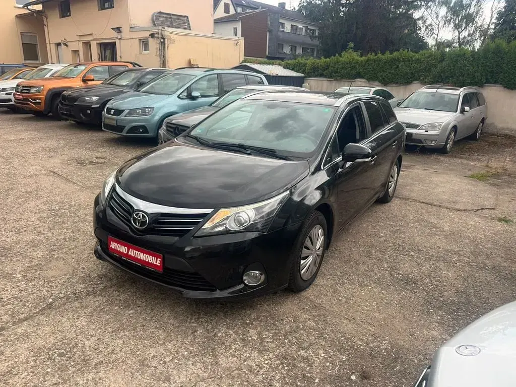 Gebraucht Toyota Avensis Life 147 PS (108 kW) 2013 Schwarz Kombi