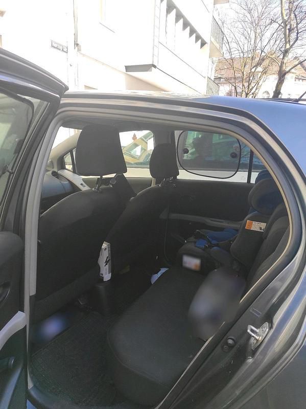 Gebraucht Toyota Yaris 59 PS (43 kW) 2009 Blau Kleinwagen