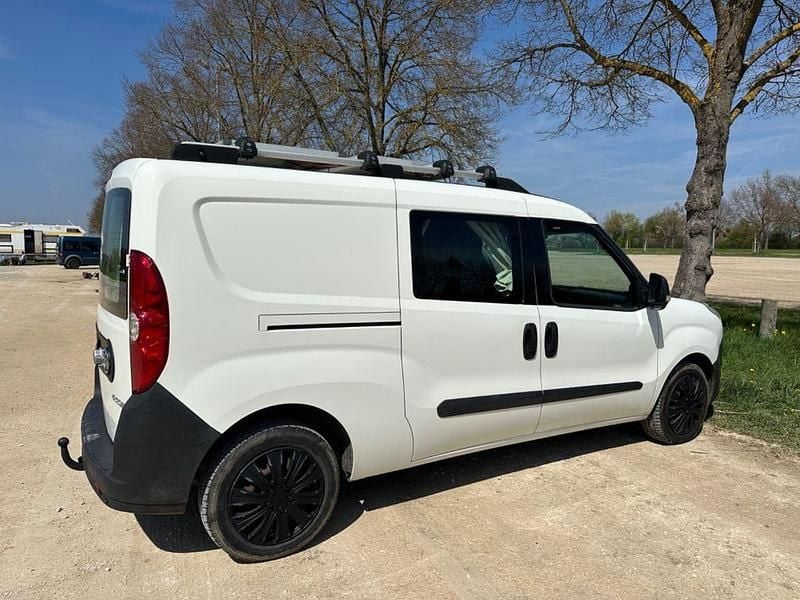 Second-hand Opel Combo 90 CP (66 kW) 2014 Alb Monovolum