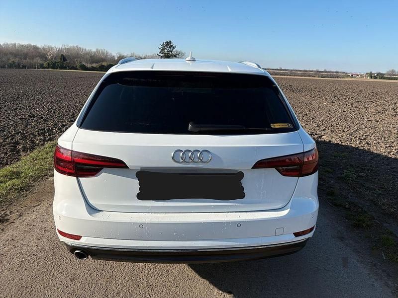 Gebraucht Audi A4 Design 122 PS (89 kW) 2018 Weiß Kombi