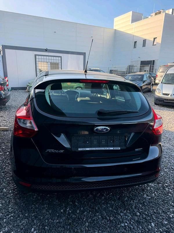 Usata Ford Focus 101 CV (74 kW) 2013 Nero Berlina