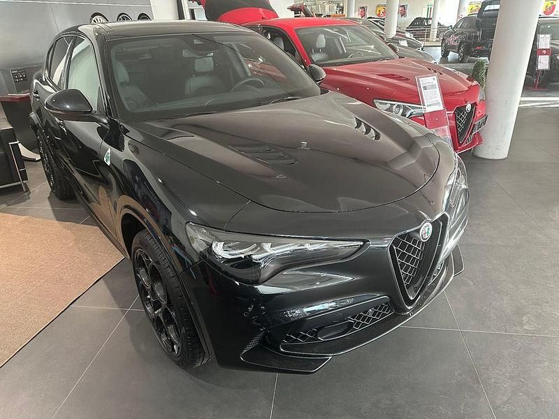 Neu Alfa Romeo Stelvio Quadrifoglio 519 PS (381 kW) 2025 Schwarz SUV
