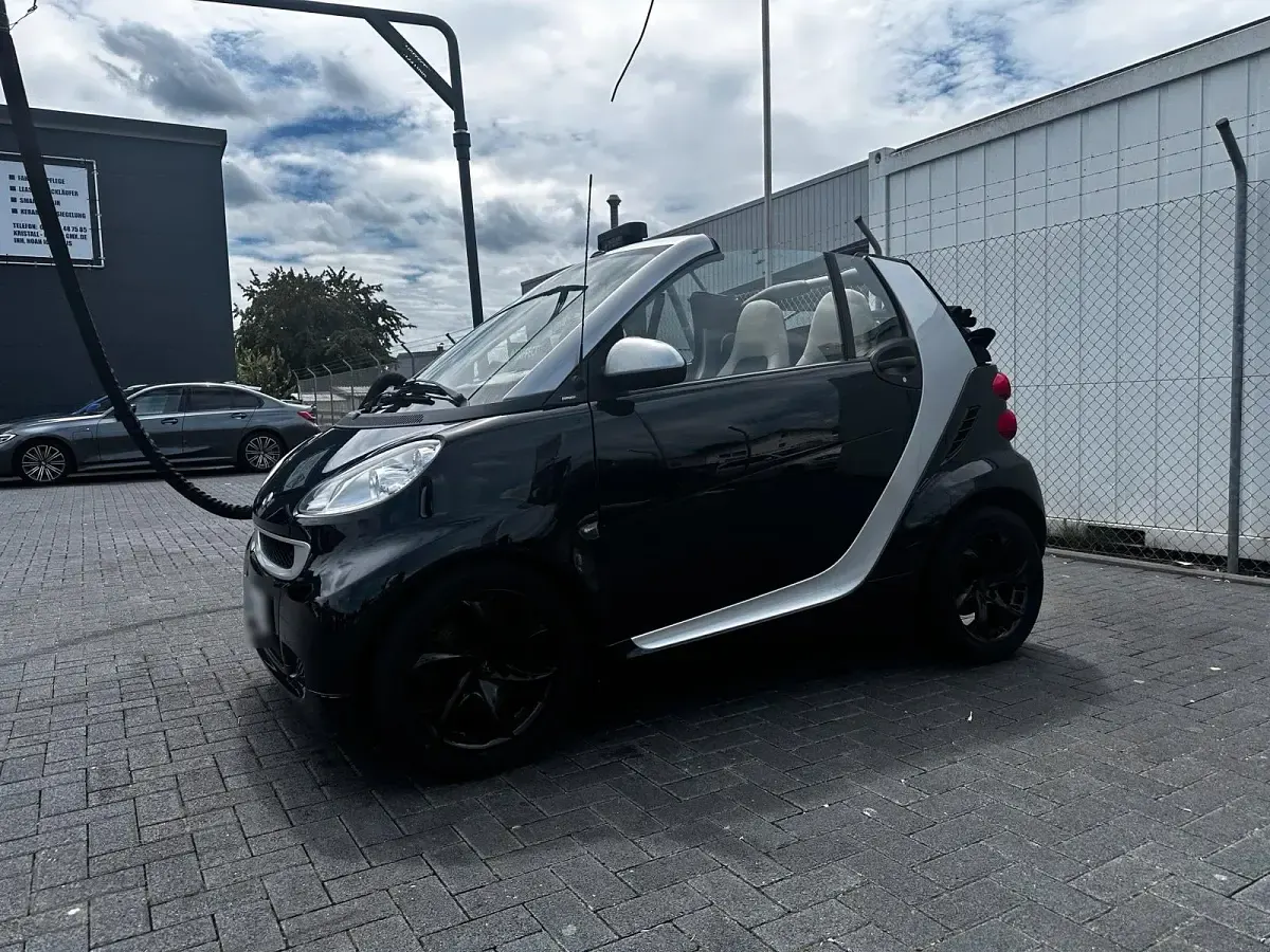 Gebraucht Smart ForTwo Cabrio 84 PS (61 kW) 2010 Schwarz Cabrio