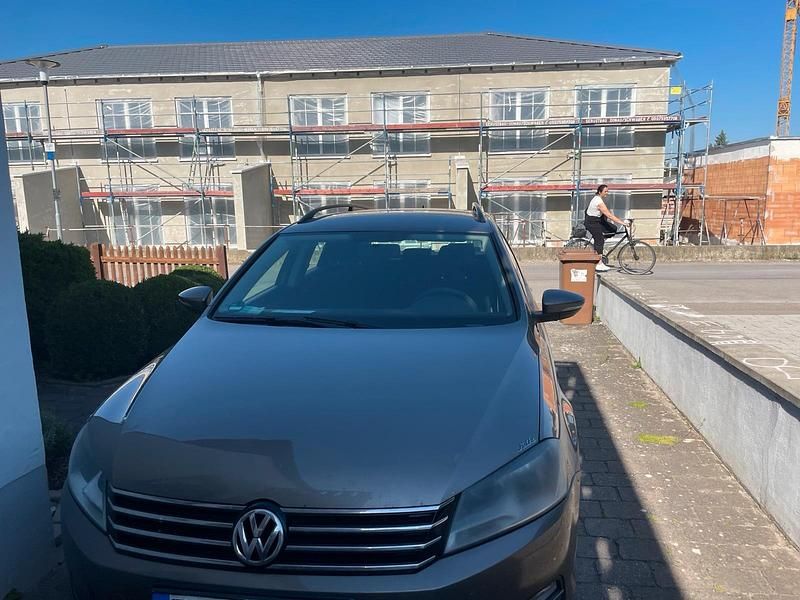 Beige Gebraucht 2011 VW Passat Trendline Kombi | 5.000 € (Fairer Preis) - Bild 1/4
