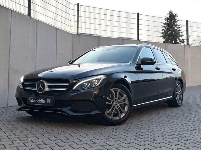 Schwarz Gebraucht 2018 Mercedes C250 Kombi | 19.999 € (Fairer Preis) - Bild 1/4