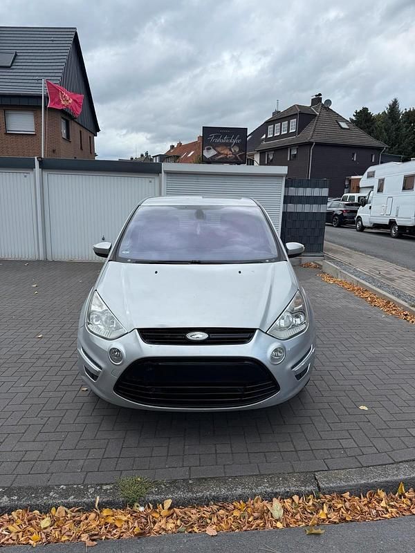 Silber Gebraucht 2016 Ford S-MAX S Van / Kleinbus | 7.600 € (Fairer Preis) - Bild 1/4