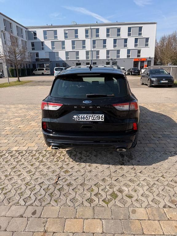 Gebraucht Ford Kuga ST-Line 150 PS (110 kW) 2020 Schwarz SUV