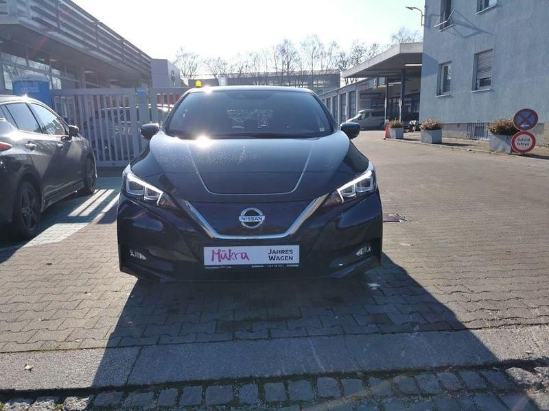 Gebraucht Nissan Leaf Tekna 160 kW (218 PS) 2021 Schwarz Kleinwagen