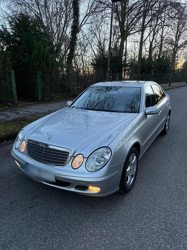 Gebraucht Mercedes E200 163 PS (119 kW) 2004 Silber Limousine