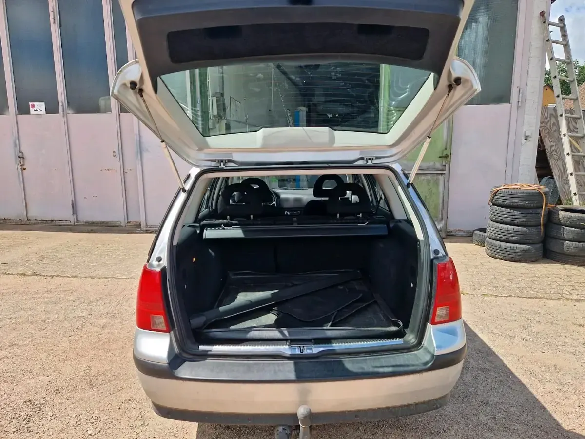 Gebraucht VW Bora 105 PS (77 kW) 2001 Grau Kombi