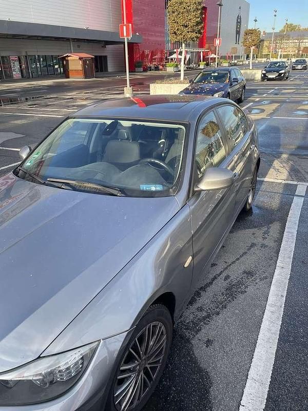 Gebraucht BMW 318 143 PS (105 kW) 2011 Limousine